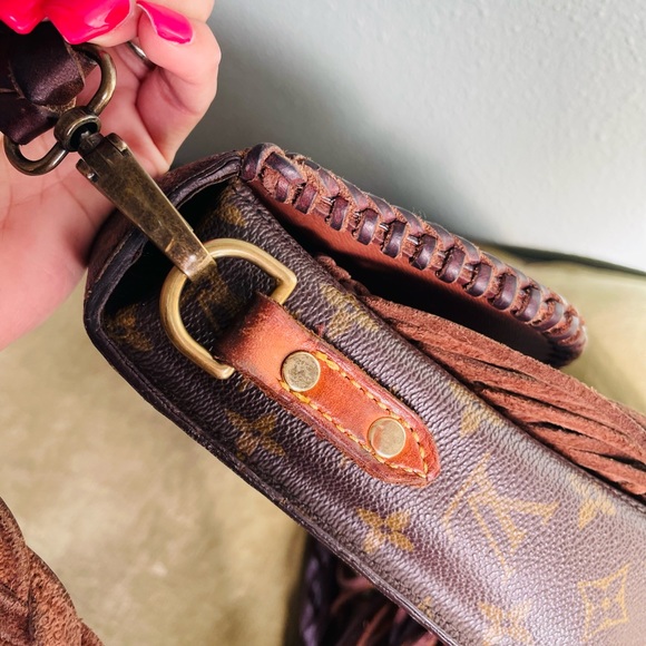 Vintage Boho Bags Louis Vuitton up-cycled Monogram World Traveler Bag - Picture 9 of 17